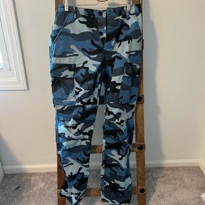 Blue camo pants size 8